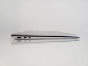 Surface Laptop 3 の接続端子