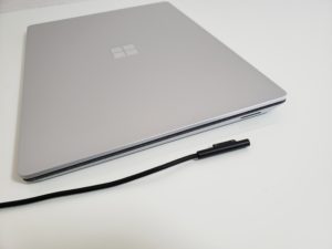 Surface Laptop 3 のSurface connectポート